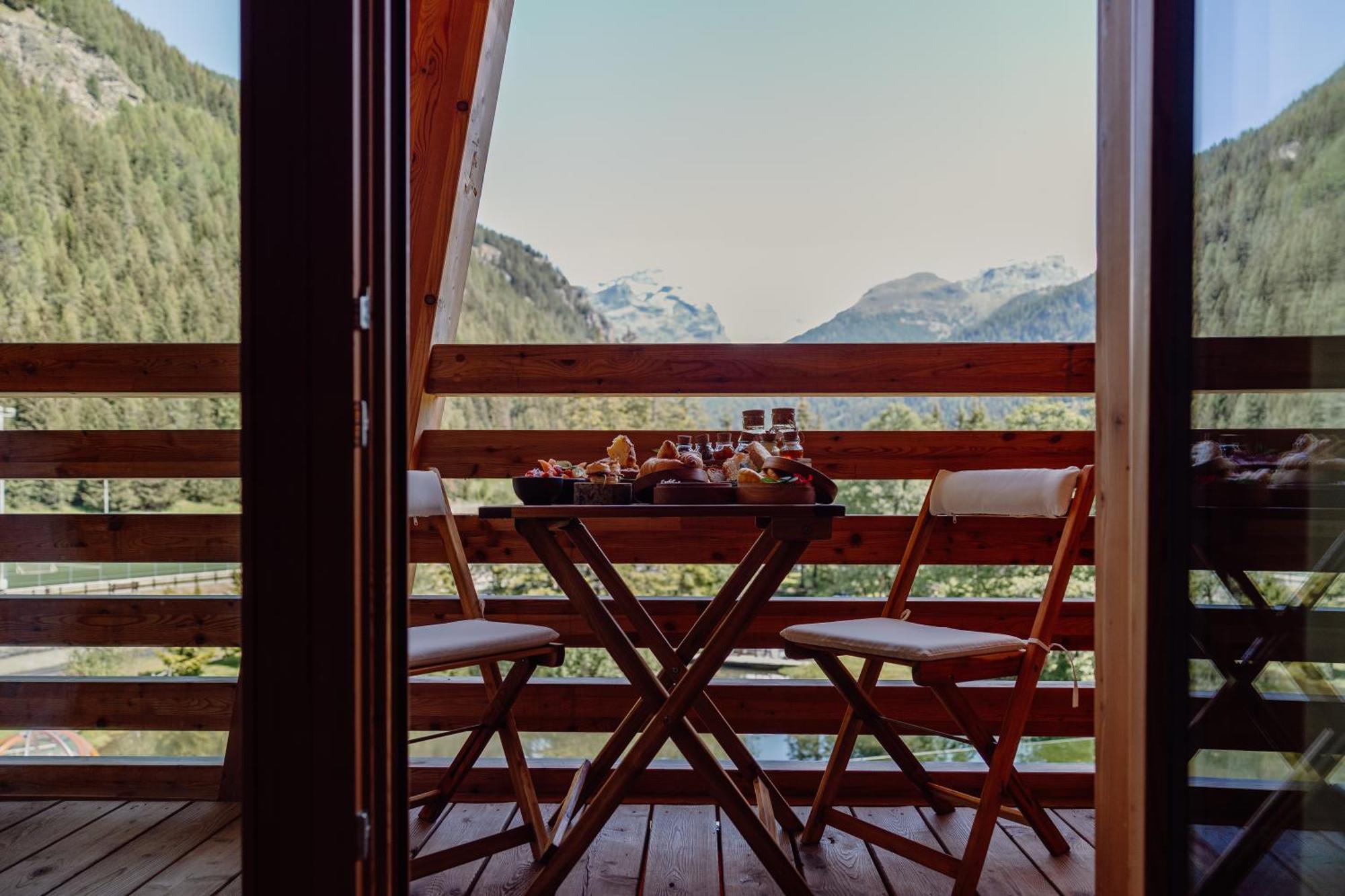 Au Charmant Petit Lac - Ecohotel Parc & Spa Champoluc Exterior foto